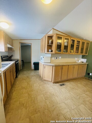 Listing photo id 5 for 102 4th  