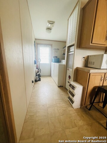 Listing photo id 10 for 102 Fourth St & 20010 Fm 471 S