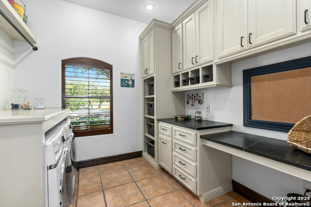Image 18 of 31 For 317 Park Ridge