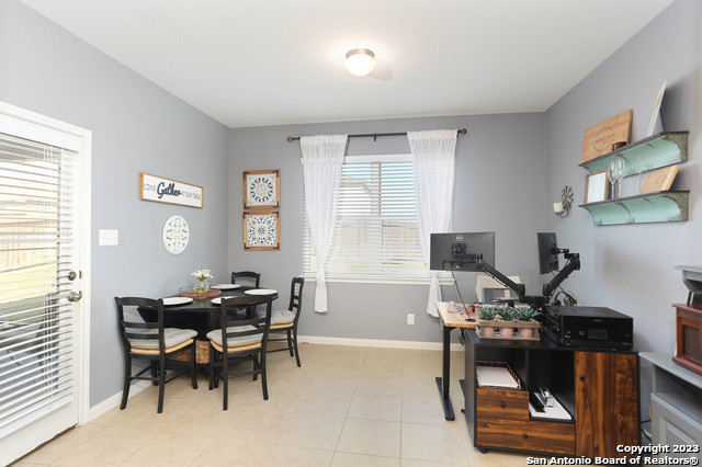 Listing photo id 4 for 7726 Watersedge
