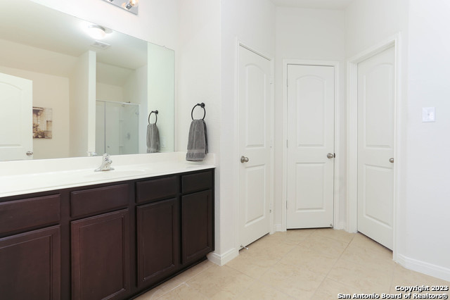 Listing photo id 7 for 7726 Watersedge