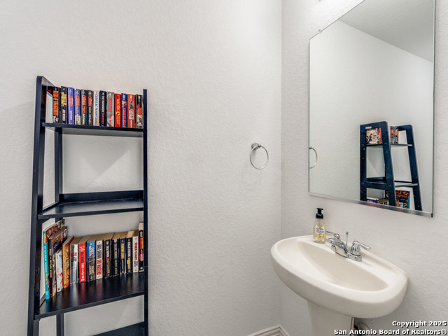 Image 18 of 24 For 226 Fernwood Dr.
