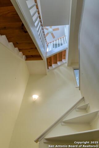 Listing photo id 16 for 509 Canterbury Hill