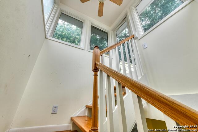 Listing photo id 35 for 509 Canterbury Hill