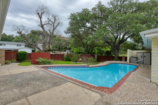 Listing photo id 42 for 509 Canterbury Hill