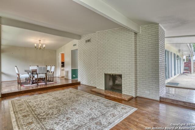 Listing photo id 5 for 509 Canterbury Hill