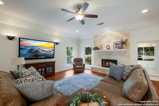 Listing photo id 9 for 418 River Mountain