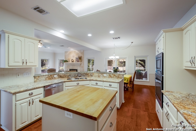 Listing photo id 10 for 418 River Mountain