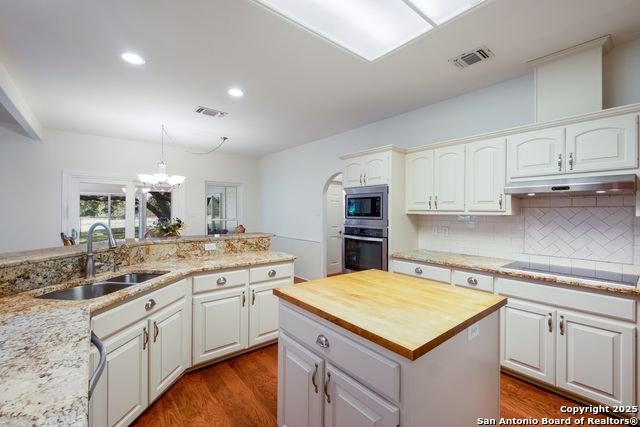 Listing photo id 11 for 418 River Mountain