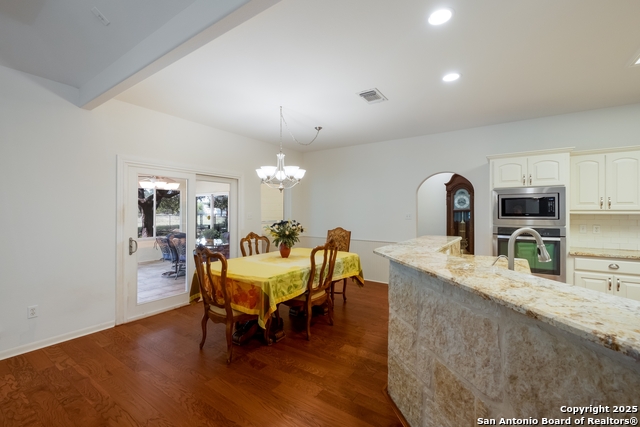 Listing photo id 12 for 418 River Mountain
