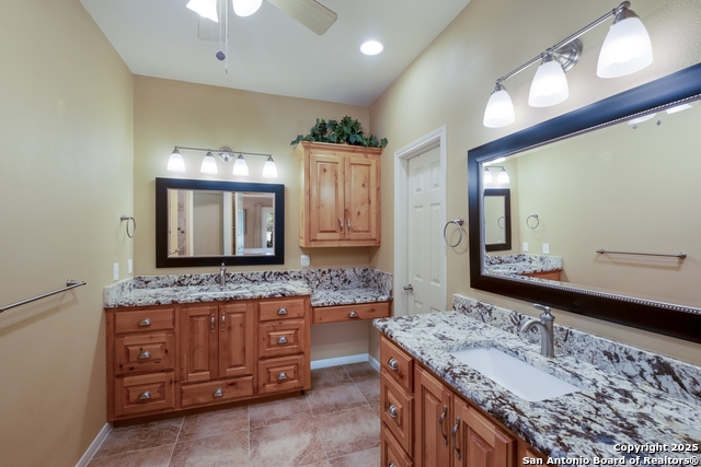Listing photo id 19 for 418 River Mountain