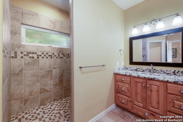 Listing photo id 20 for 418 River Mountain