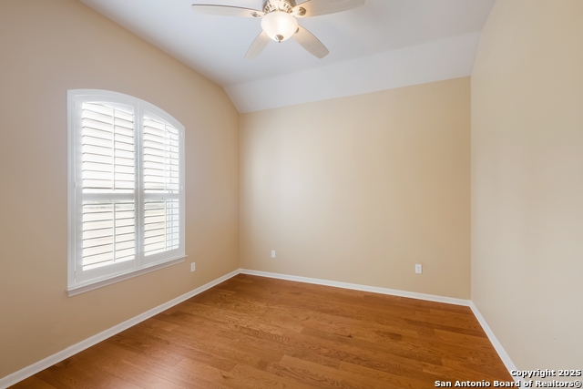 Listing photo id 22 for 418 River Mountain