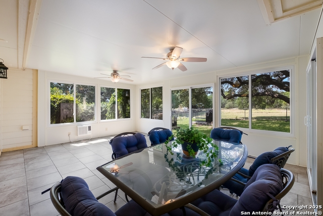 Listing photo id 27 for 418 River Mountain