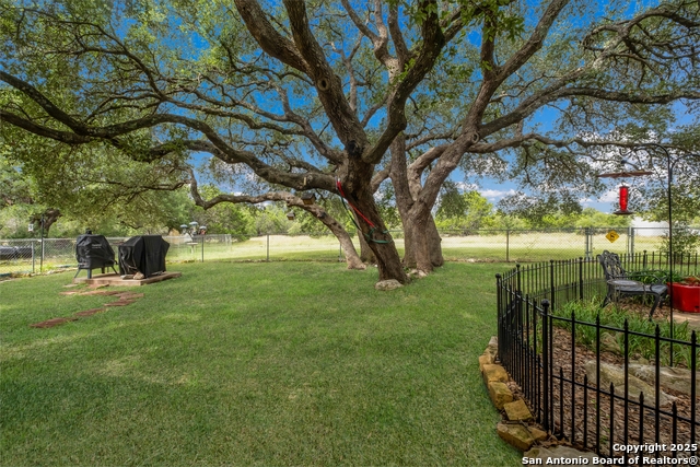 Listing photo id 28 for 418 River Mountain