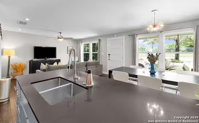 Listing photo id 9 for 1809 10th W