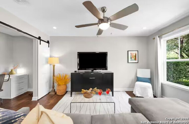 Listing photo id 0 for 1809 10th W
