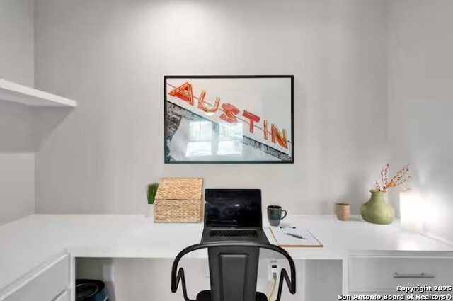 Listing photo id 2 for 1809 10th W