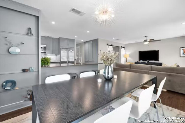 Listing photo id 4 for 1809 10th W