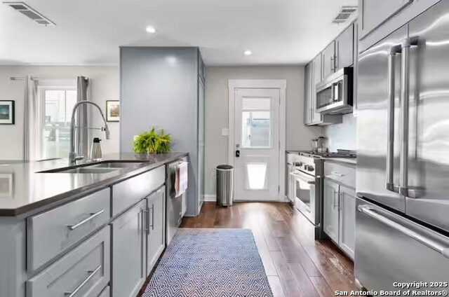 Listing photo id 6 for 1809 10th W