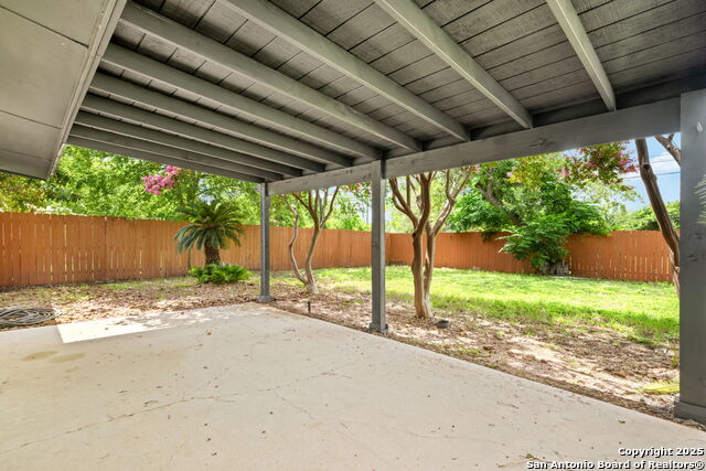 Image 23 of 27 For 2810 Bent Bow Dr