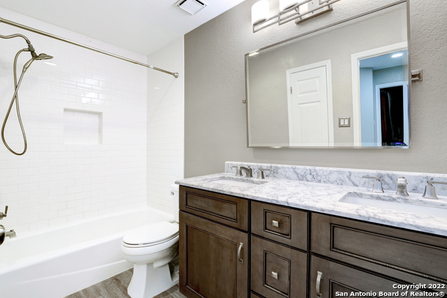 Image 15 of 25 For 8422 Blackcastle Dr
