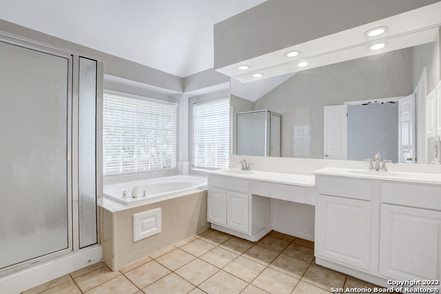 Image 18 of 25 For 8422 Blackcastle Dr