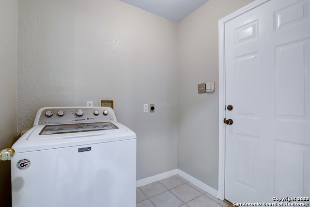 Image 21 of 25 For 8422 Blackcastle Dr