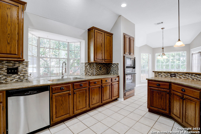 Image 8 of 25 For 8422 Blackcastle Dr