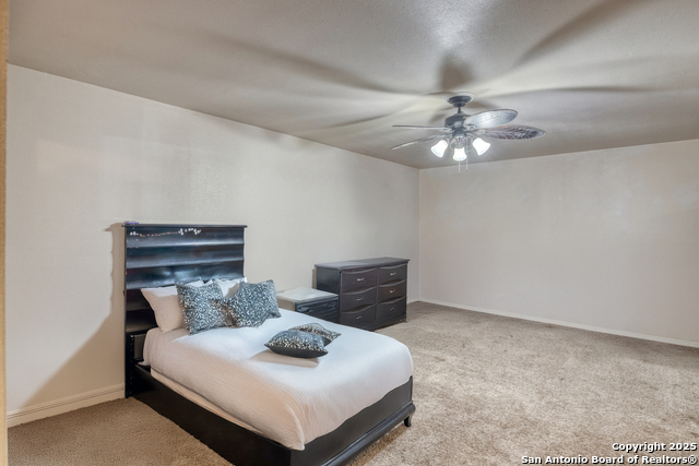 Listing photo id 8 for 758 High N 