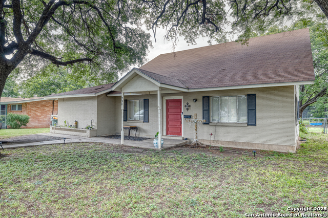 Listing photo id 0 for 758 High N 