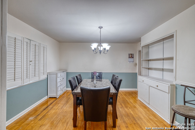 Listing photo id 3 for 758 High N 