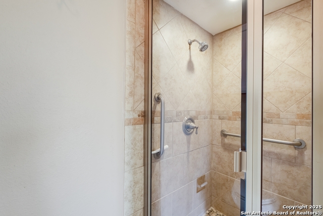 Image 15 of 22 For 14304 Parkhurst