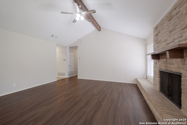 Image 5 of 22 For 14304 Parkhurst