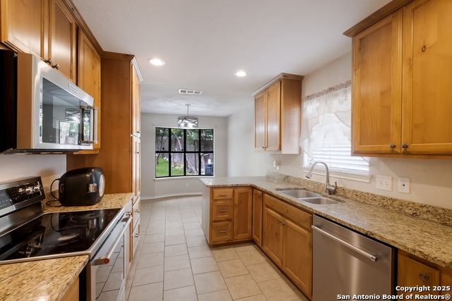 Image 7 of 22 For 14304 Parkhurst