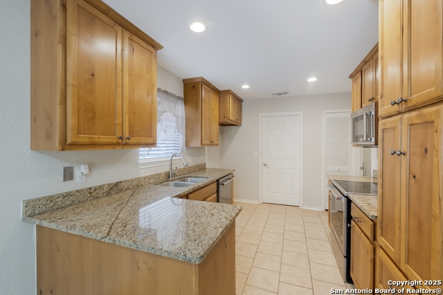Image 9 of 22 For 14304 Parkhurst