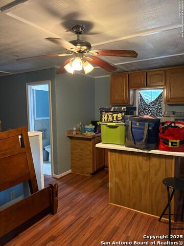 Listing photo id 5 for 406 Ward  