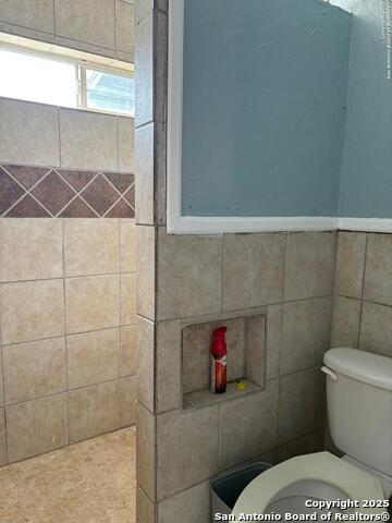 Listing photo id 7 for 406 Ward  