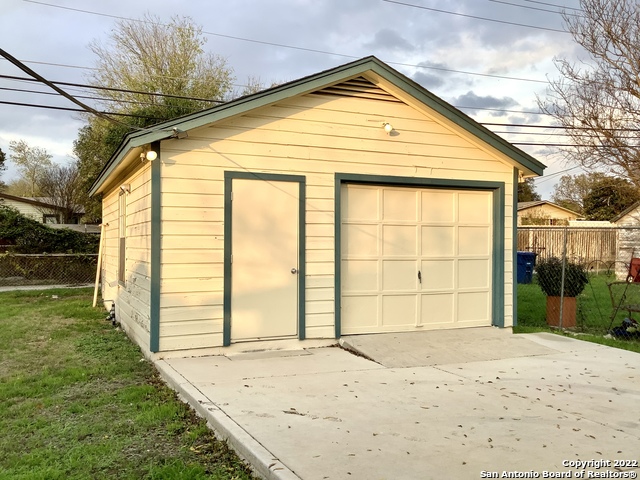 Image 14 of 16 For 223 Shadwell Dr