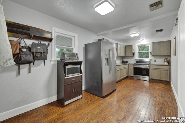 Image 12 of 30 For 238 Short Avenue