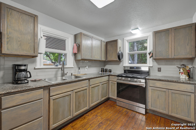 Image 14 of 30 For 238 Short Avenue
