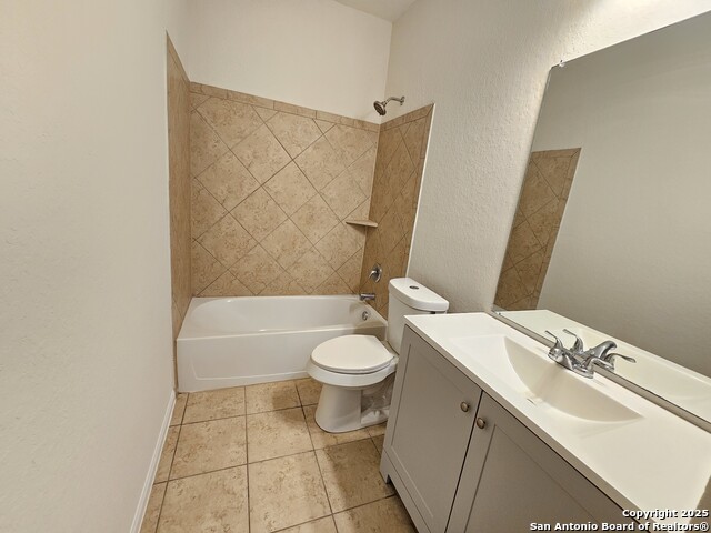 Listing photo id 10 for 6723 Luckey Pond
