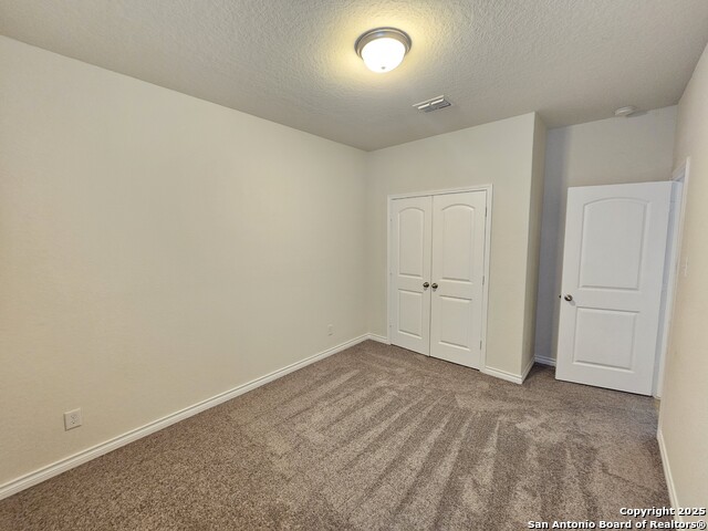 Listing photo id 12 for 6723 Luckey Pond