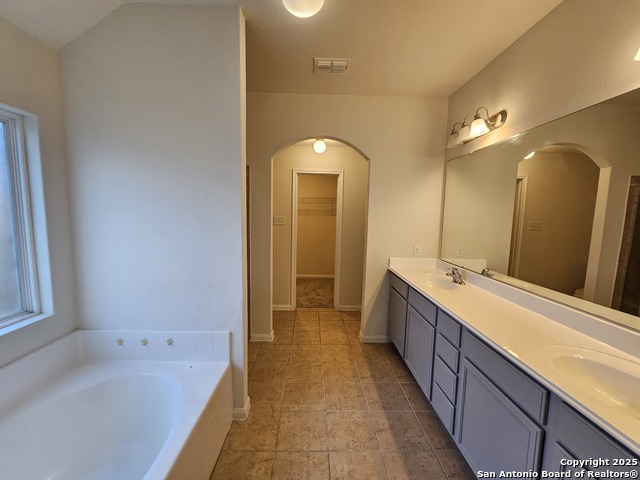 Listing photo id 16 for 6723 Luckey Pond
