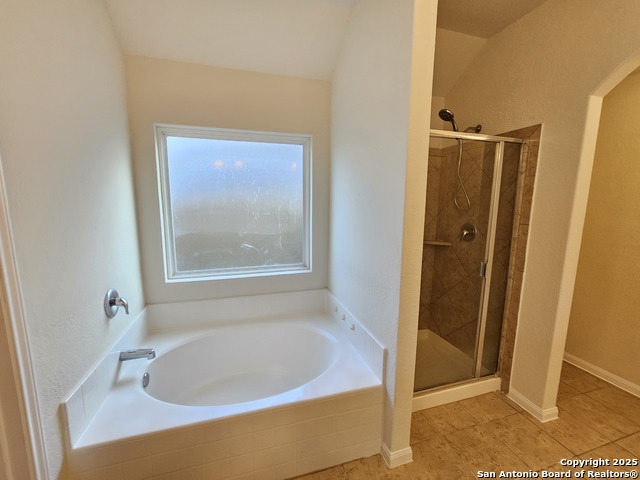 Listing photo id 20 for 6723 Luckey Pond