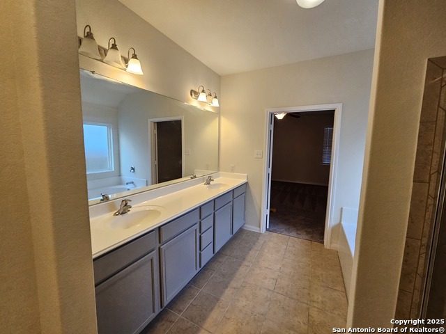 Listing photo id 23 for 6723 Luckey Pond