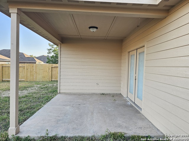 Listing photo id 27 for 6723 Luckey Pond