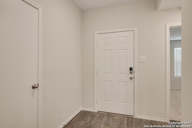 Image 4 of 28 For 728 Armadillo Dr