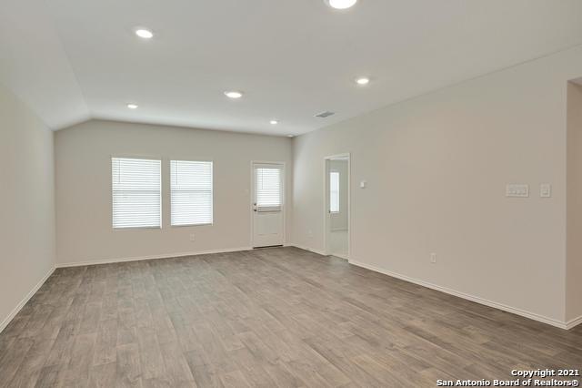 Image 9 of 28 For 728 Armadillo Dr