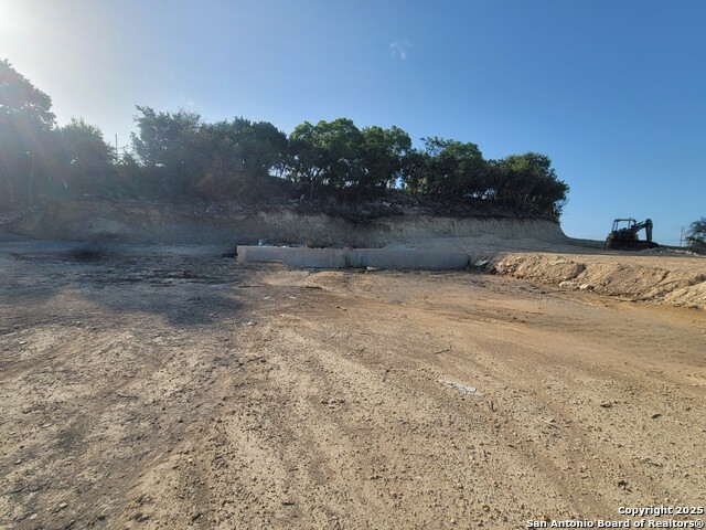 Listing photo id 0 for 1227 Lake Dr
